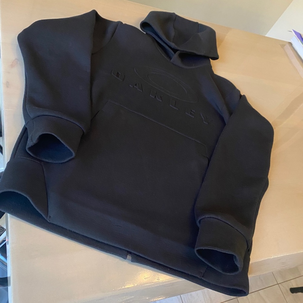 Oakley Sweatshirt - Picture 2 of 6